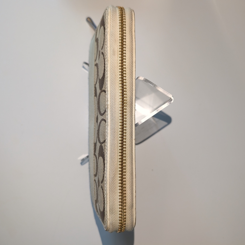 GUC Coach Signature Monogram Canvas Long Zip Wallet - Picture 5 of 12